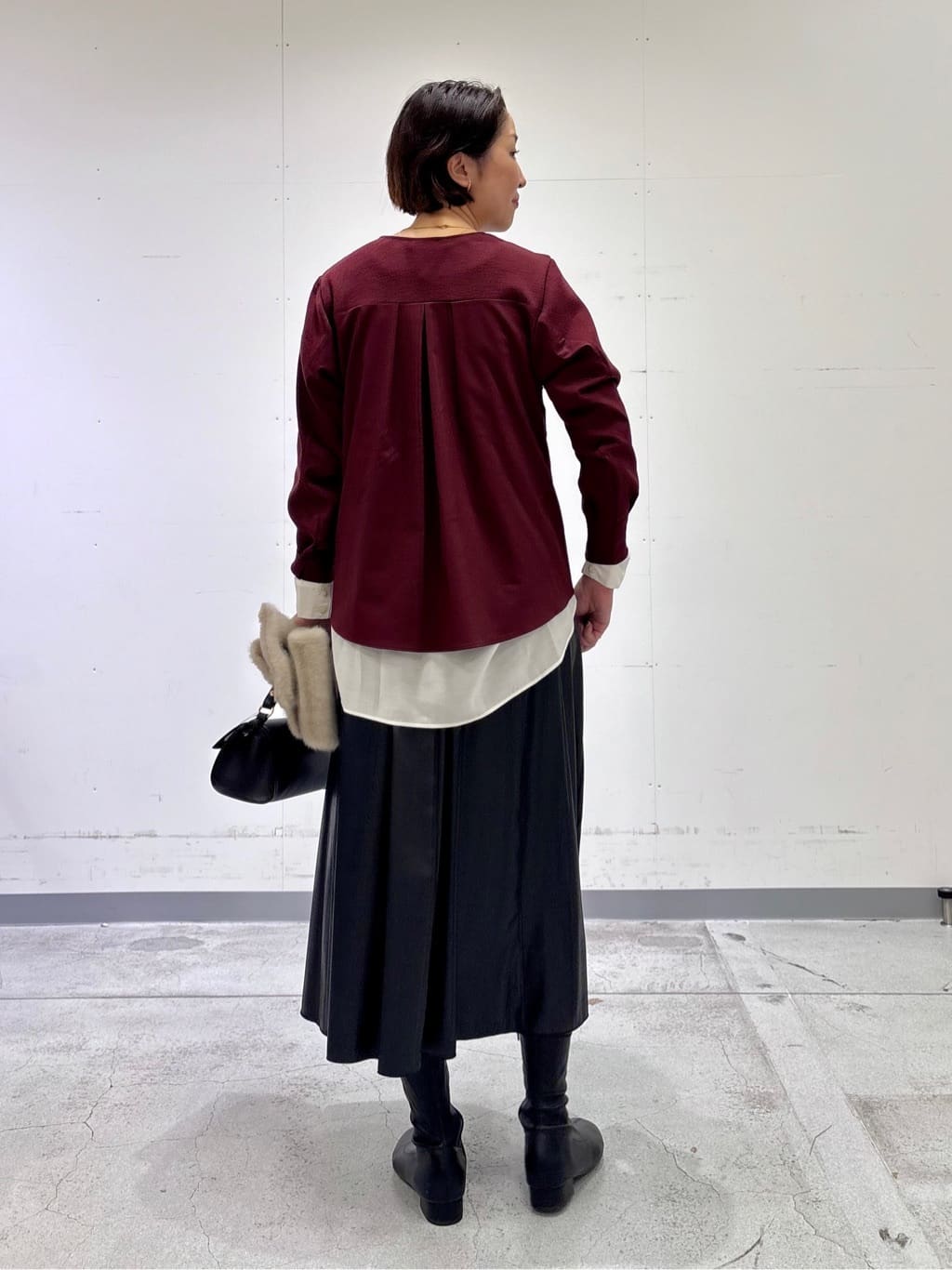 yuriさんの「INDIVI｜レザー調ギャザースカート」を使ったコーディネート