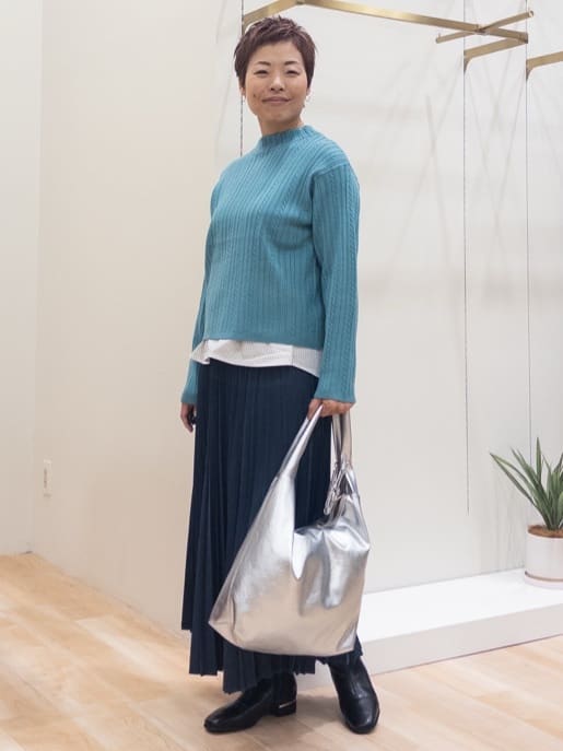 シュウコさんの「grove｜裾切替タックペプラムTシャツ」を使ったコーディネート