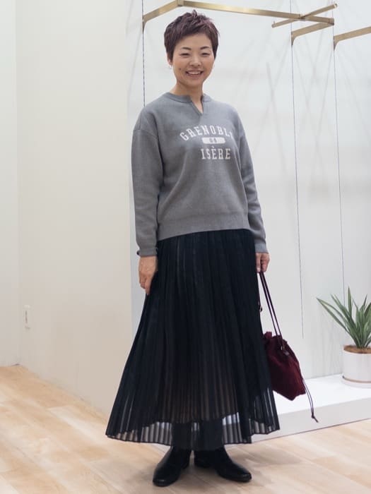 シュウコさんの「grove｜裾切替タックペプラムTシャツ」を使ったコーディネート