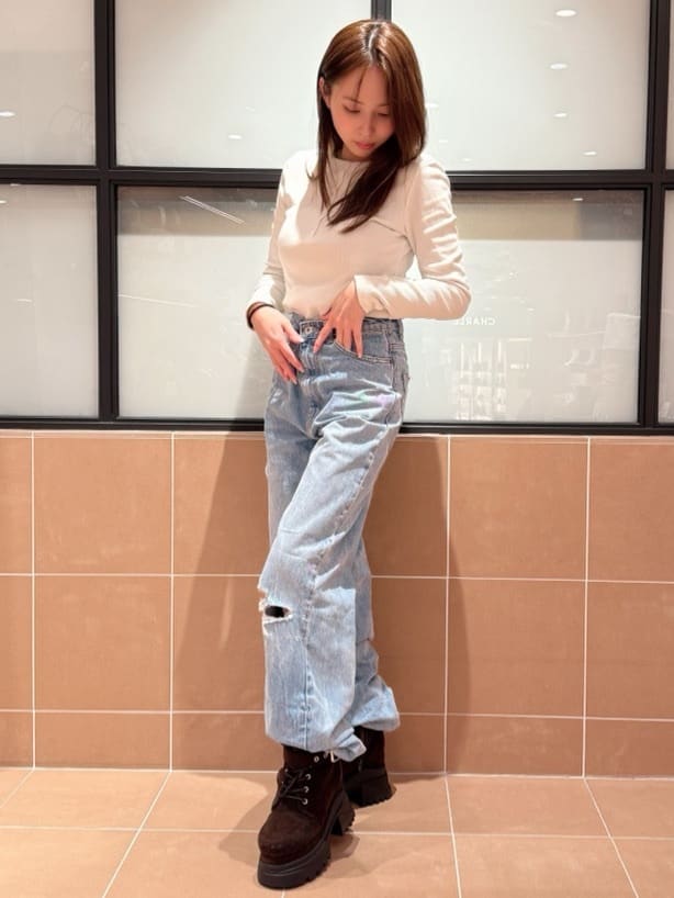 MIRINAさんの「ESPERANZA｜レースアップバックル厚底ブーツ」を使ったコーディネート