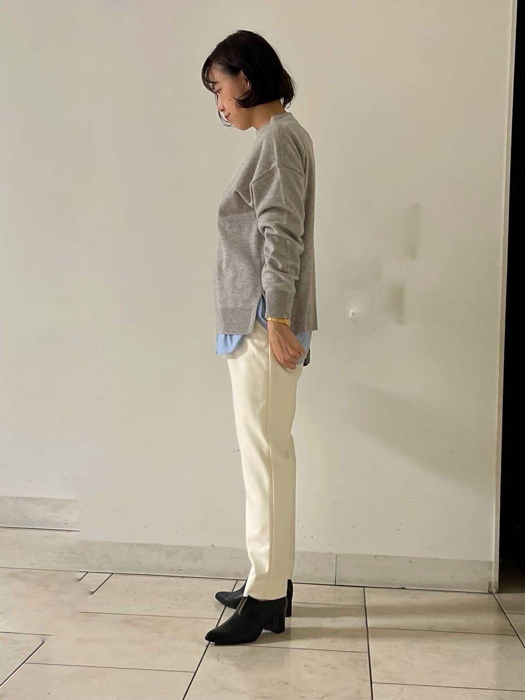 mihoさんの「INDIVI｜【洗える／カシミヤ混】ボトルネック ドルマンスリーブニット」を使ったコーディネート