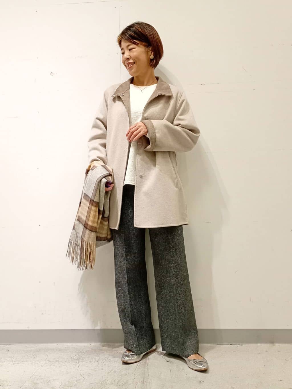 Kさんの「INDIVI｜【配色デザイン／ミドル丈】ウールリバー テントラインコート」を使ったコーディネート
