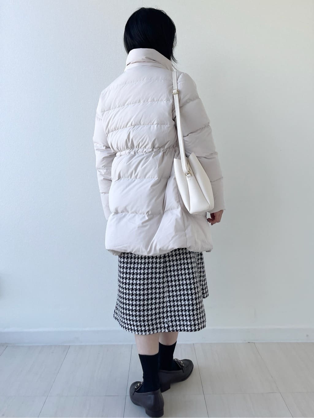 Mori Moriさんの「index｜KAWADAダウンドロストミドルコート【撥水／洗濯機OK／2WAY／静電気防止裏地】《XS～3L》」を使ったコーディネート