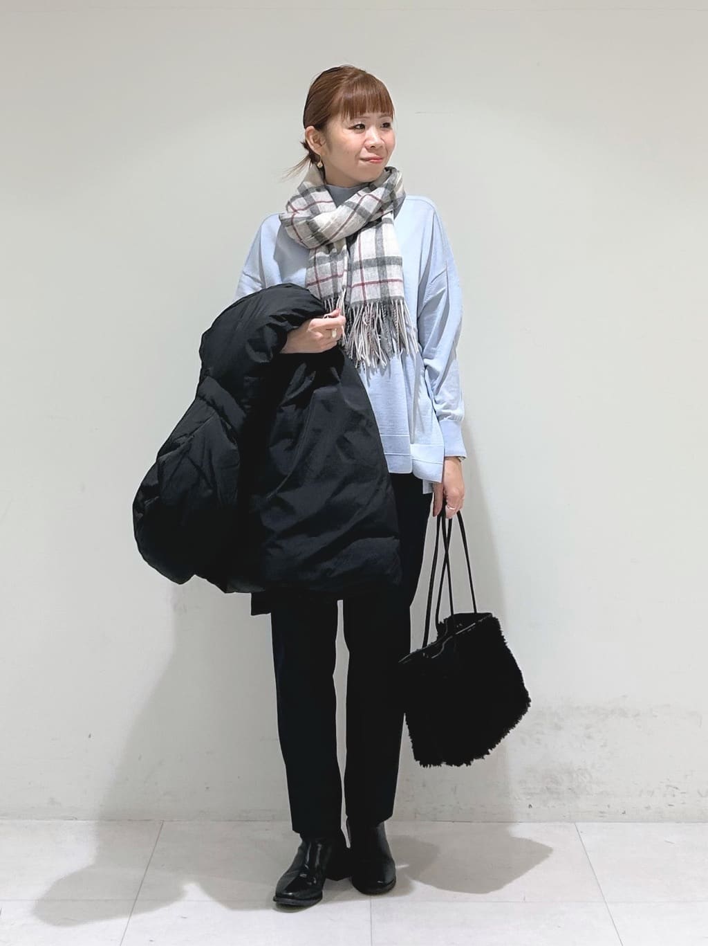 tsuyuさんの「INDIVI｜ウォッシャブルウールストール」を使ったコーディネート