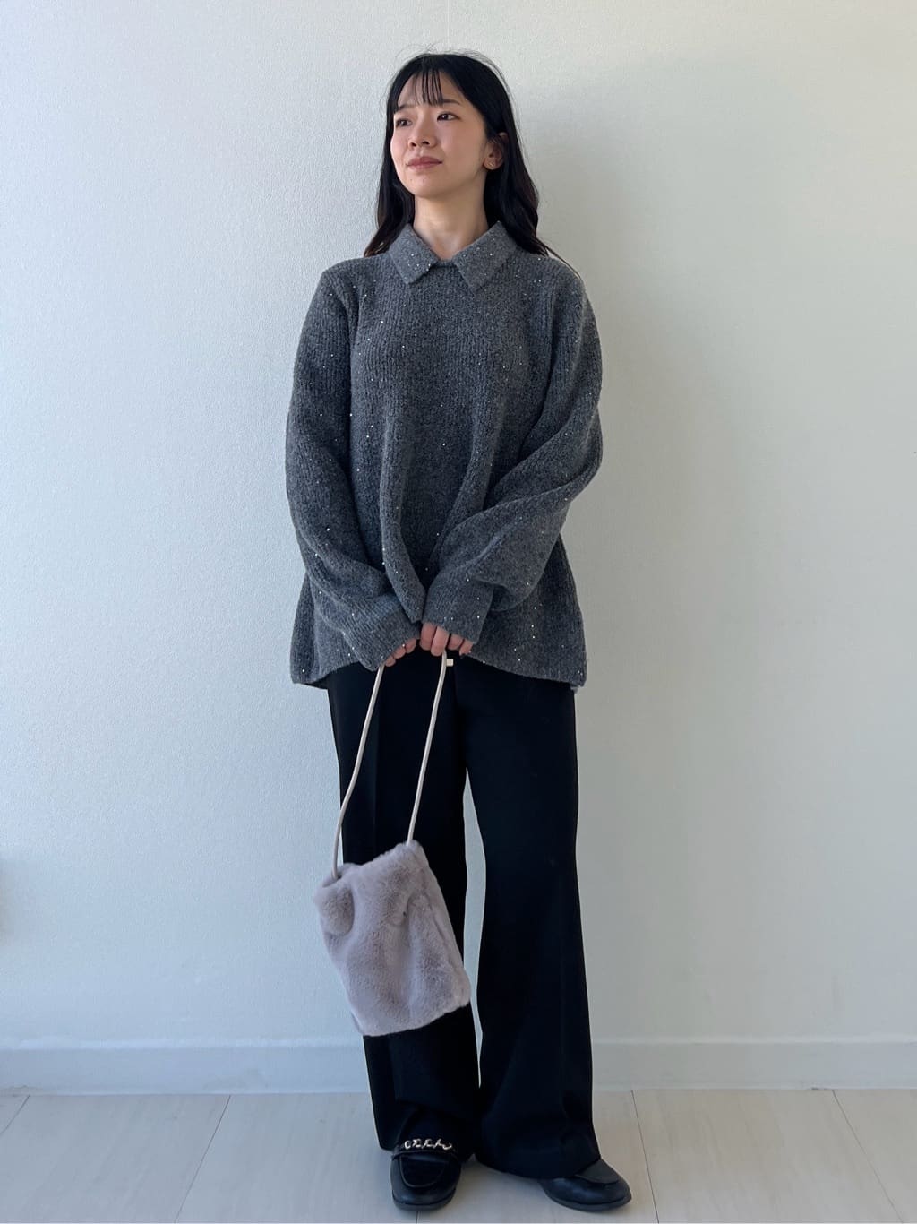 Mori Moriさんの「index｜スパンコールラメ衿2WAYペプラムニット【洗濯機OK】」を使ったコーディネート