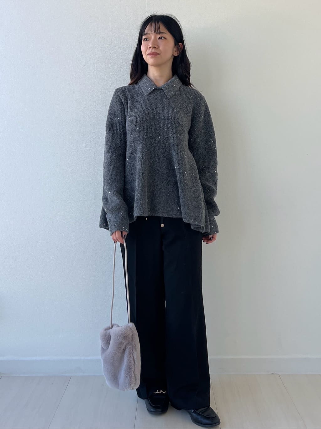 Mori Moriさんの「index｜スパンコールラメ衿2WAYペプラムニット【洗濯機OK】」を使ったコーディネート