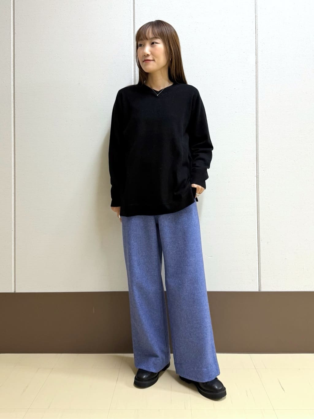 mamiさんの「INDIVI｜【褒められパンツ／ウール混】ウォームウール ワイドパンツ」を使ったコーディネート