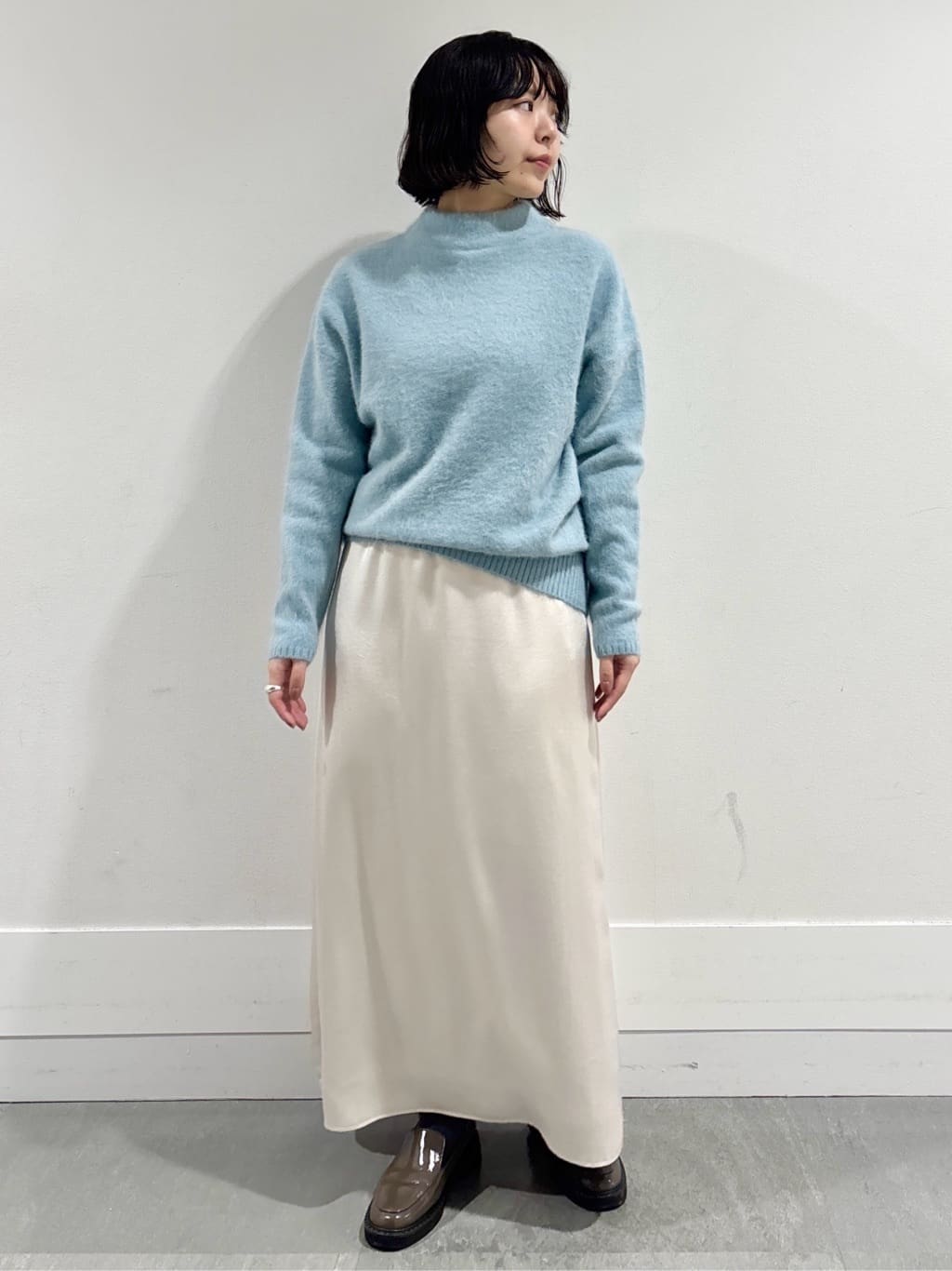 モエカさんの「UNTITLED｜【大人な品格/ふわふわニット】フォックスカシミヤ コクーンニット」を使ったコーディネート