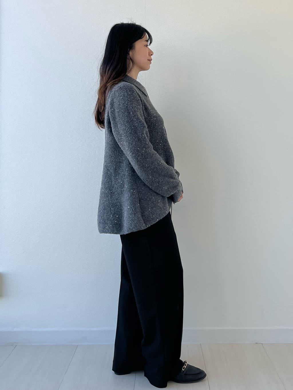 Mori Moriさんの「index｜スパンコールラメ衿2WAYペプラムニット【洗濯機OK】」を使ったコーディネート