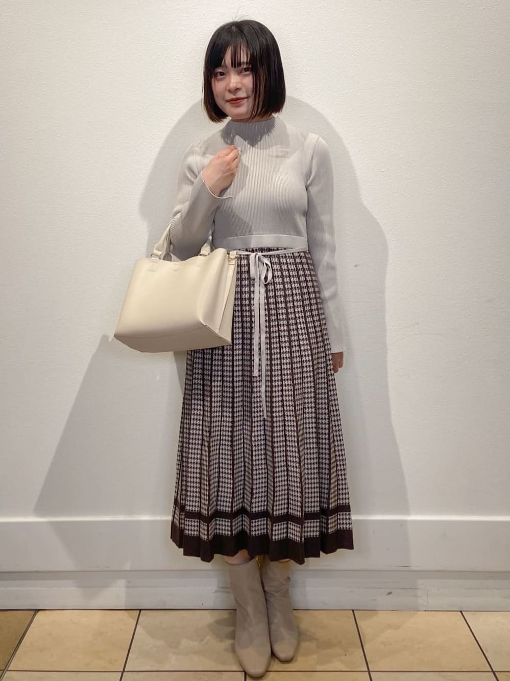 kimiさんの「index｜千鳥チェックバイカラーニットワンピース【洗濯機OK／抗ピル】」を使ったコーディネート