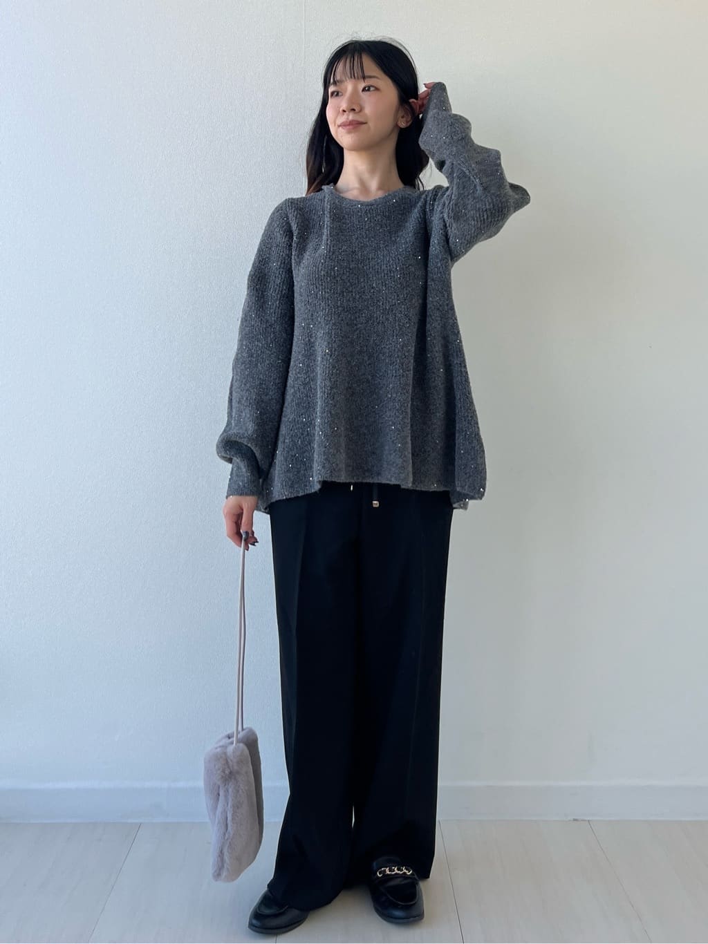 Mori Moriさんの「index｜スパンコールラメ衿2WAYペプラムニット【洗濯機OK】」を使ったコーディネート