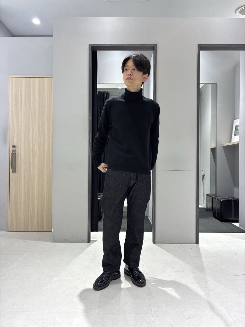 わいずみさんの「TAKEO KIKUCHI｜カシミヤブレンド ビーバー調ステンカラーコート」を使ったコーディネート