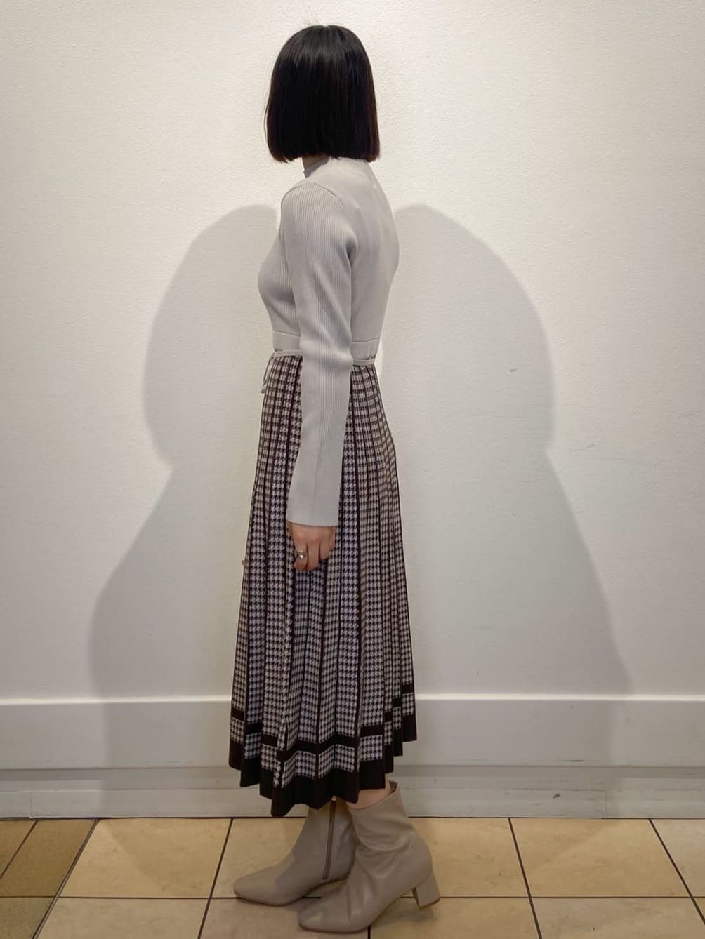 kimiさんの「index｜千鳥チェックバイカラーニットワンピース【洗濯機OK／抗ピル】」を使ったコーディネート