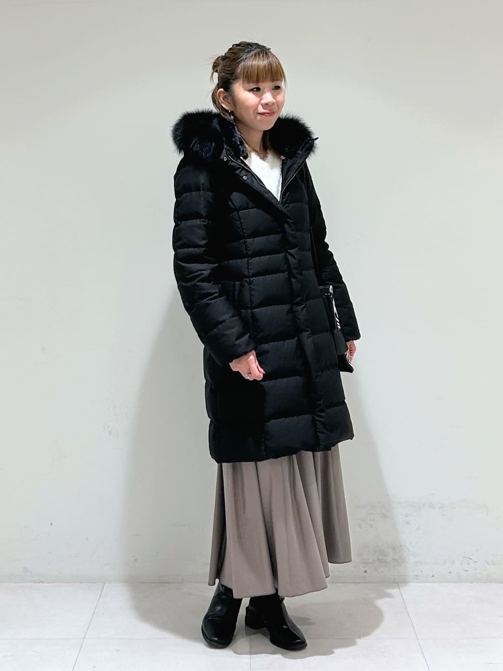 tsuyuさんの「INDIVI｜【名品／撥水／抗菌防臭】ロング丈リサイクルダウンコート」を使ったコーディネート