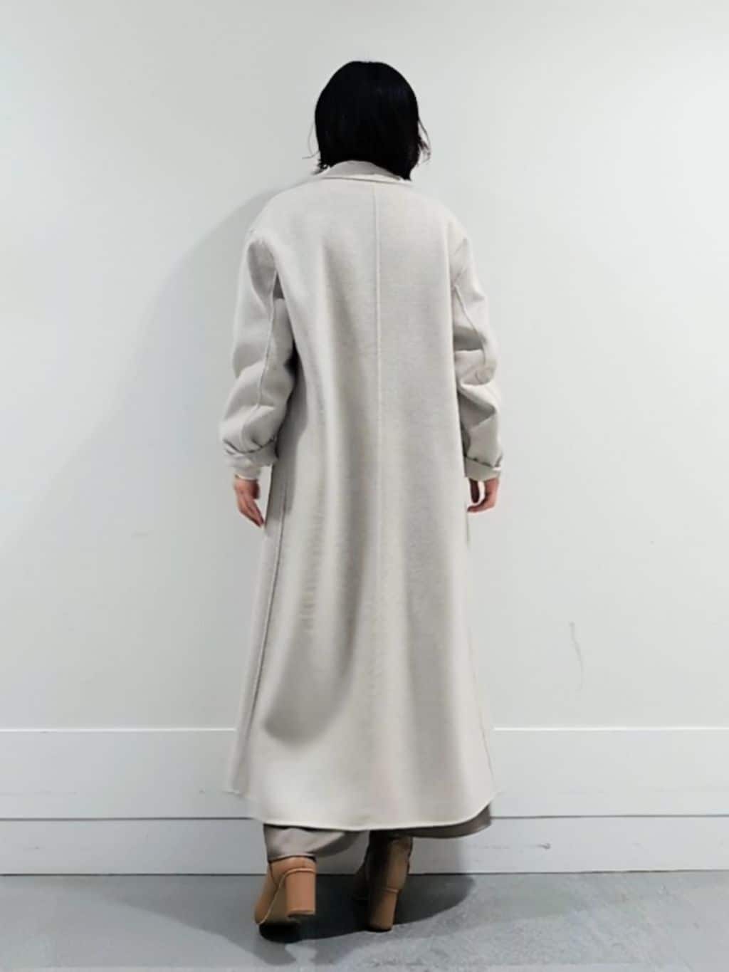 ミズタさんの「UNTITLED｜【ふわふわニット/前後2WAY】フォックスカシミヤカーディガン」を使ったコーディネート
