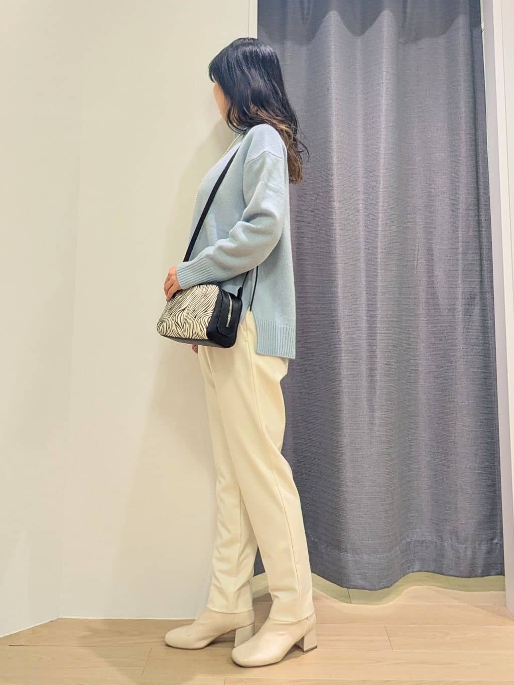 miiさんの「INDIVI｜【冬ニット人気NO．1！／カシミヤ混】ミドルゲージハイネックニット」を使ったコーディネート