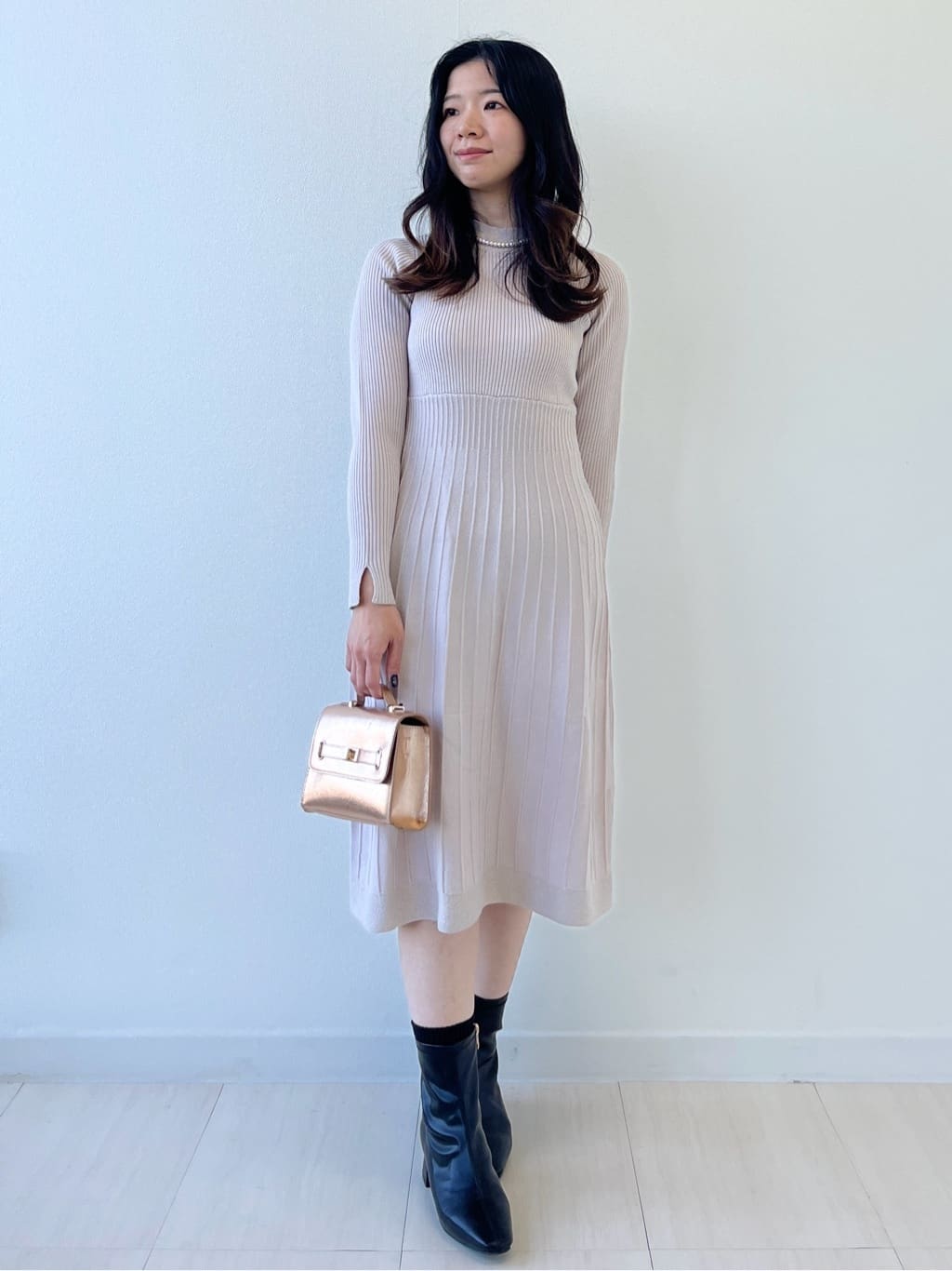 Mori Moriさんの「index｜ラメフェザープルオーバーセット ニットワンピース【洗濯機OK】《XS～LL》」を使ったコーディネート