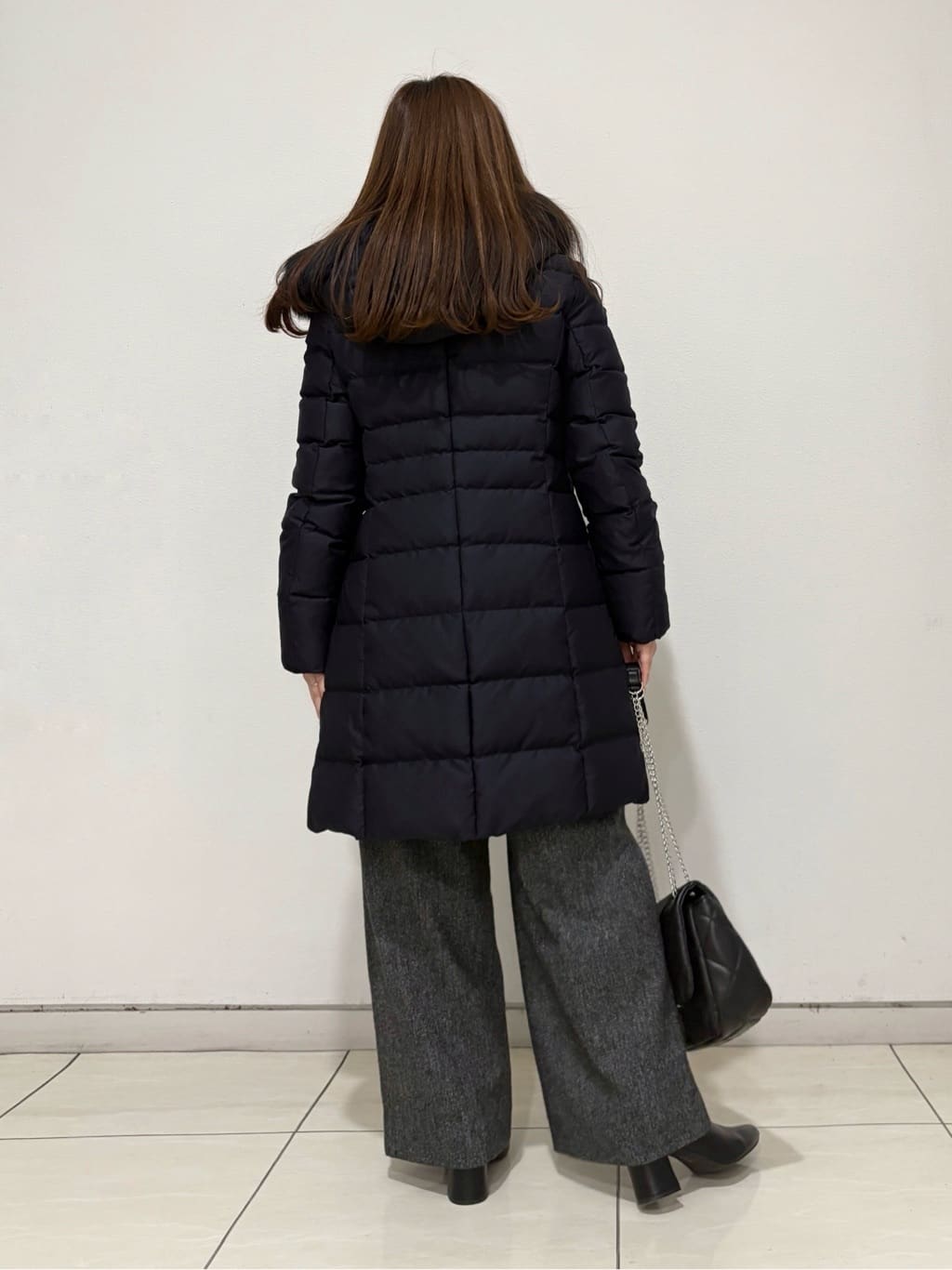 kahoさんの「INDIVI｜【名品／撥水／抗菌防臭】ロング丈リサイクルダウンコート」を使ったコーディネート