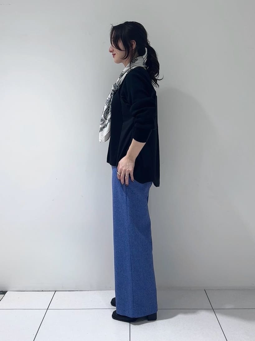 そんさんの「INDIVI｜【洗える／選べる8色】トーンアップニット」を使ったコーディネート