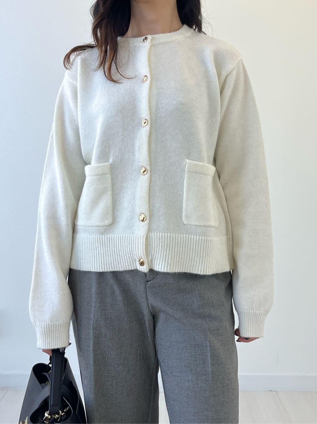 Mori Moriさんの「index｜金ボタンラメニットカーディガン【洗濯機OK】」を使ったコーディネート
