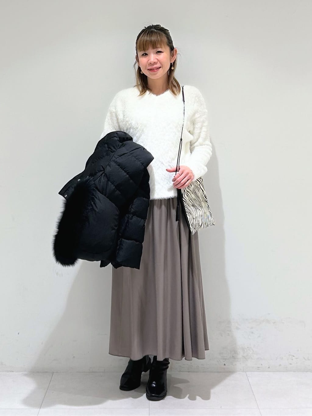 tsuyuさんの「INDIVI｜【名品／撥水／抗菌防臭】ロング丈リサイクルダウンコート」を使ったコーディネート