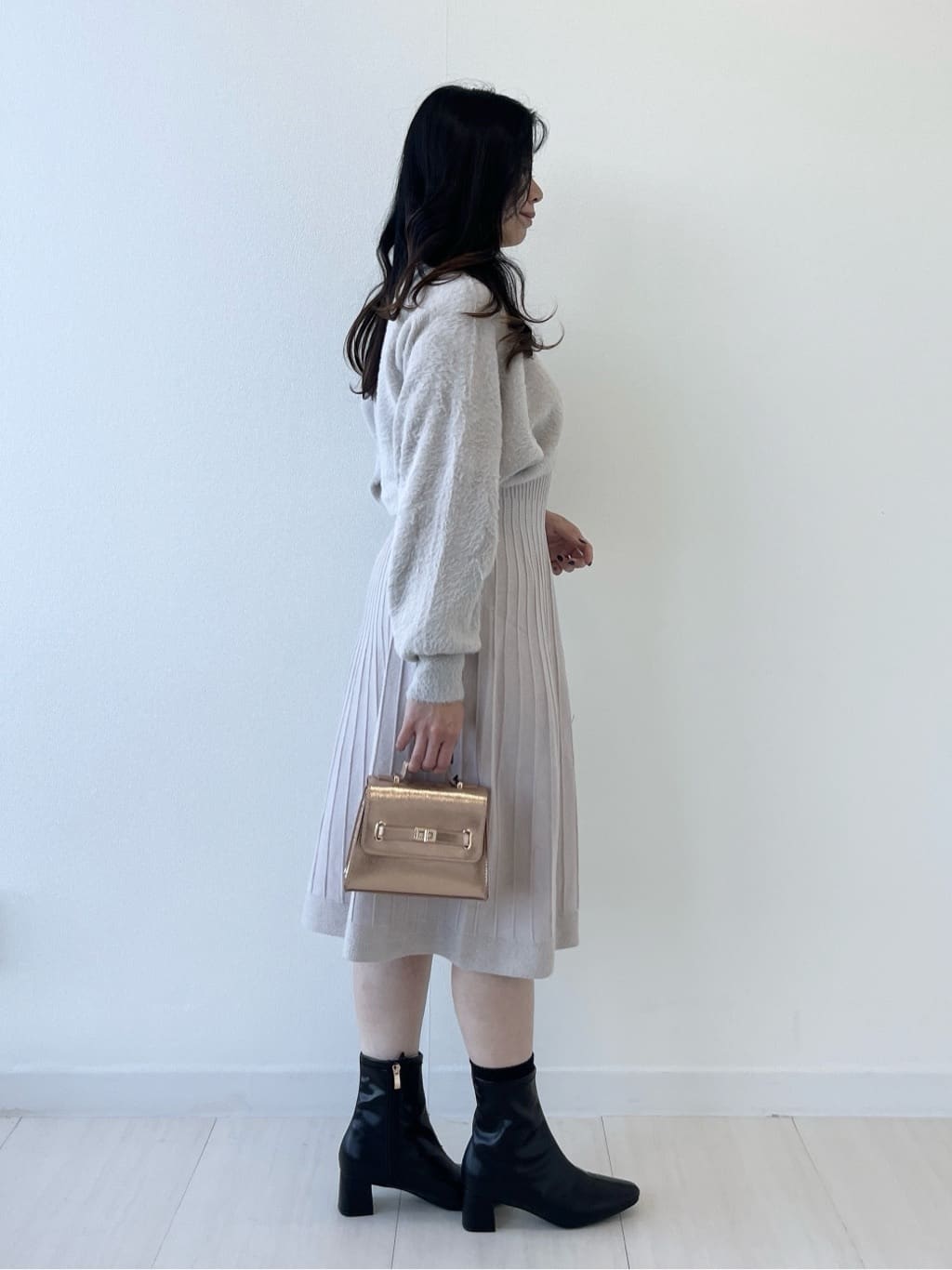 Mori Moriさんの「index｜ラメフェザープルオーバーセット ニットワンピース【洗濯機OK】《XS～LL》」を使ったコーディネート