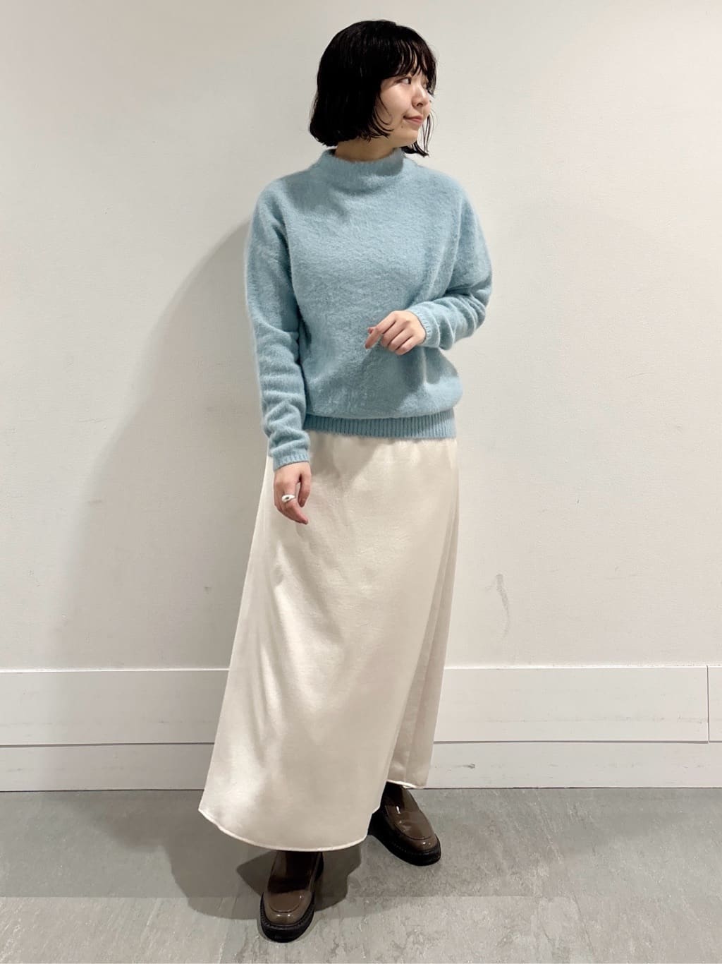 モエカさんの「UNTITLED｜【大人な品格/ふわふわニット】フォックスカシミヤ コクーンニット」を使ったコーディネート