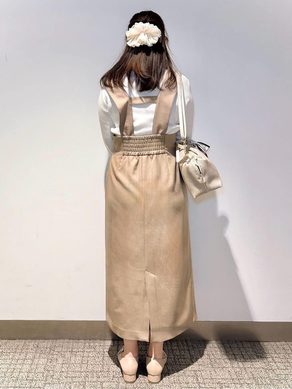 みーさんの「grove｜【ウエストゴム】美シルエットなハイウエストサス付きスカート」を使ったコーディネート