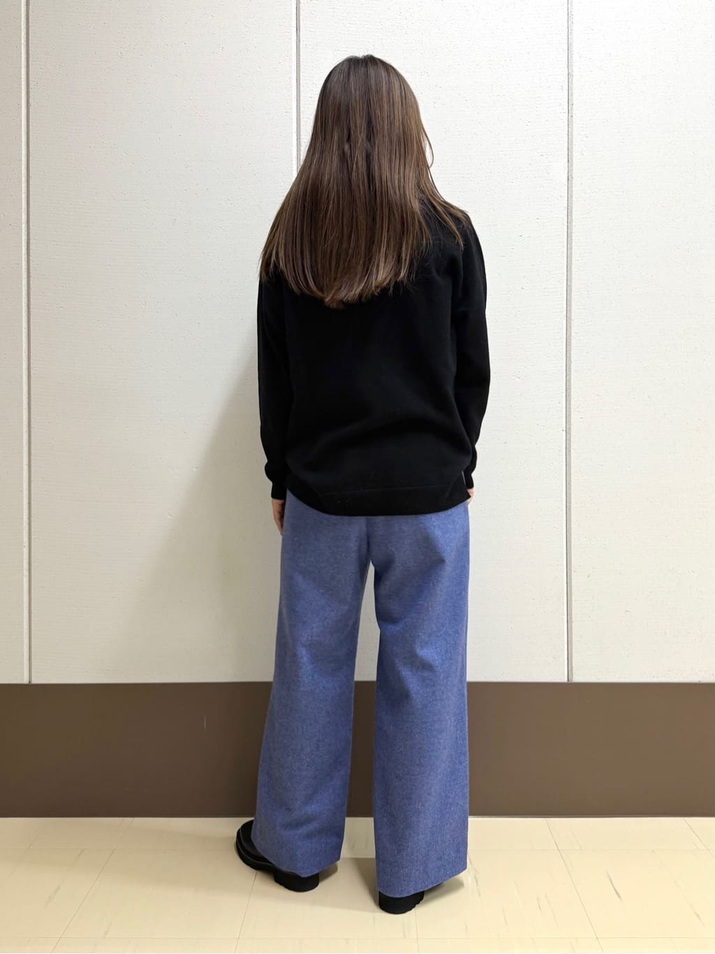 mamiさんの「INDIVI｜【褒められパンツ／ウール混】ウォームウール ワイドパンツ」を使ったコーディネート