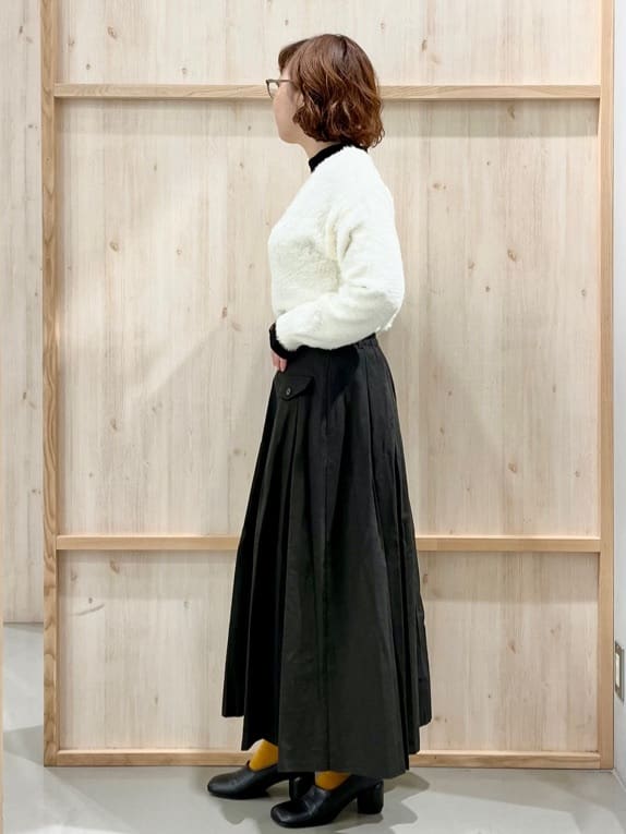 nakoさんの「THE SHOP TK｜【華やかで柔らか】ふわふわフェザーニット/洗える・前後2WAY」を使ったコーディネート
