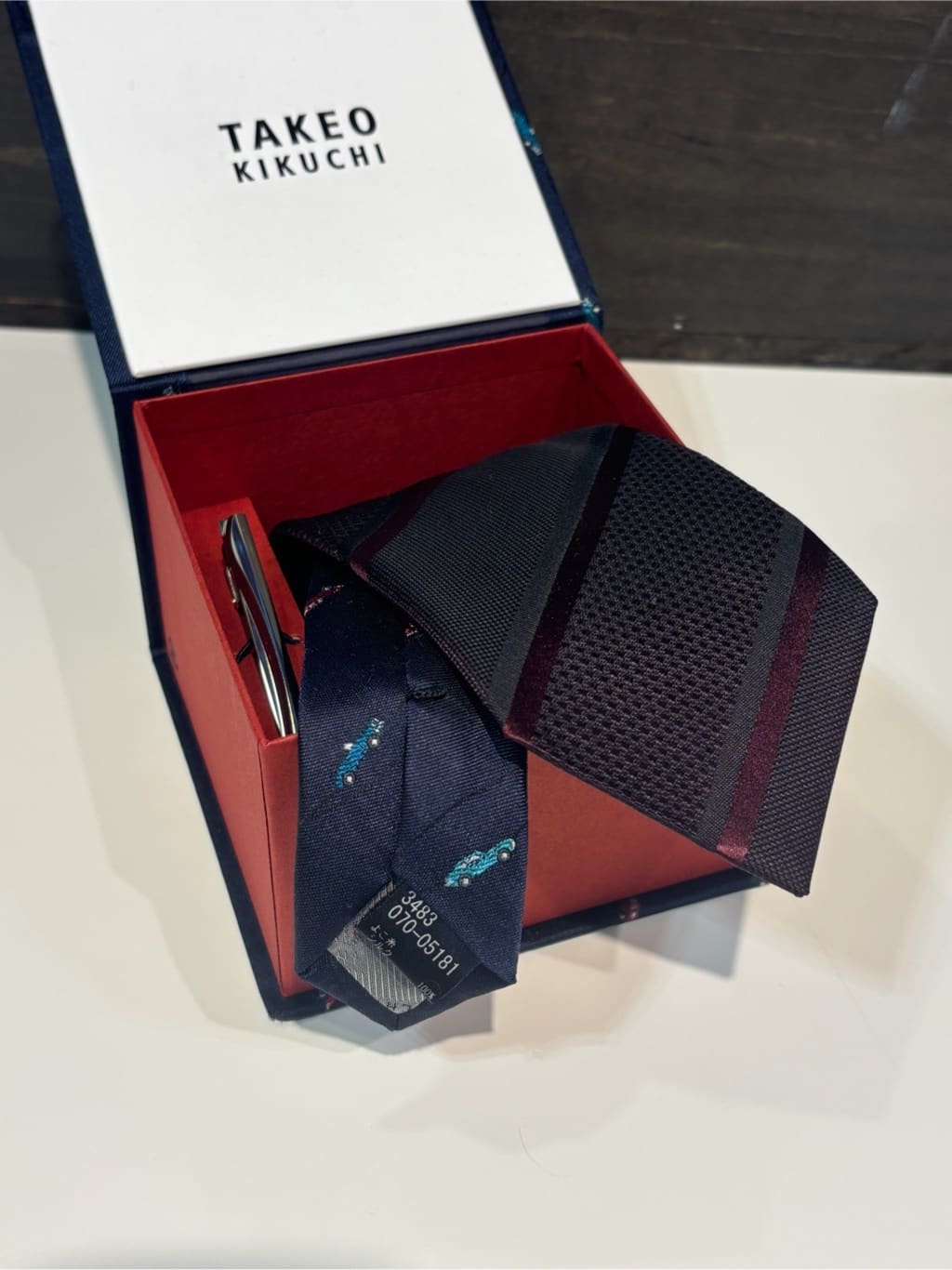 ヒナさんの「TAKEO KIKUCHI｜【BOXセット】クラシックシャドーストライプ ネクタイ＆タイバー」を使ったコーディネート