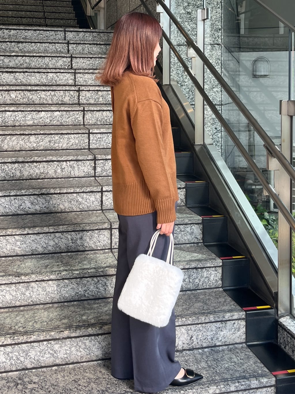 HANNAさんの「OPAQUE.CLIP｜イージーフレアパンツ【洗濯機OK】」を使ったコーディネート
