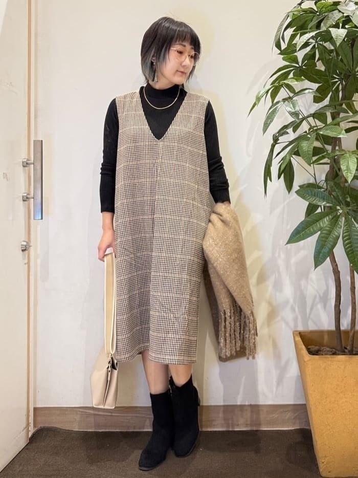misakiさんの「SHOO･LA･RUE｜【2点セット/洗濯機可】時短でコーデが決まる ジャンドレ+リブインナー」を使ったコーディネート