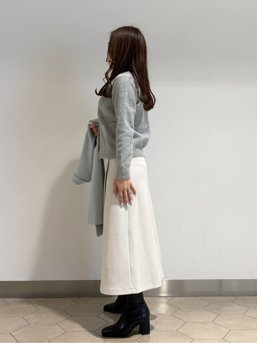 kahoさんの「INDIVI｜【洗える】ラメニットカーディガン」を使ったコーディネート