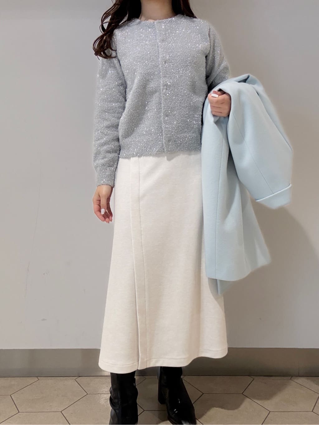 kahoさんの「INDIVI｜【洗える】ラメニットカーディガン」を使ったコーディネート
