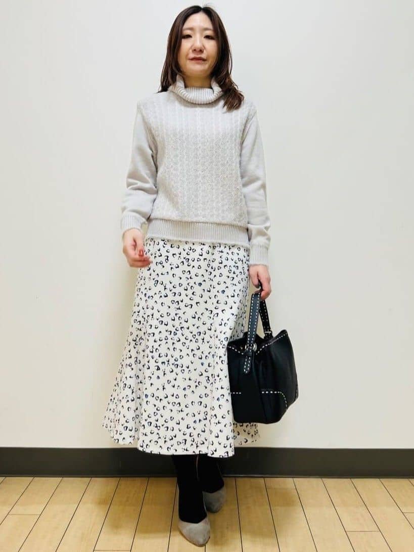 miiiさんの「Reflect｜【ほんのりラメ感◎】ふわふわフェザーヤーンハイネックニット」を使ったコーディネート