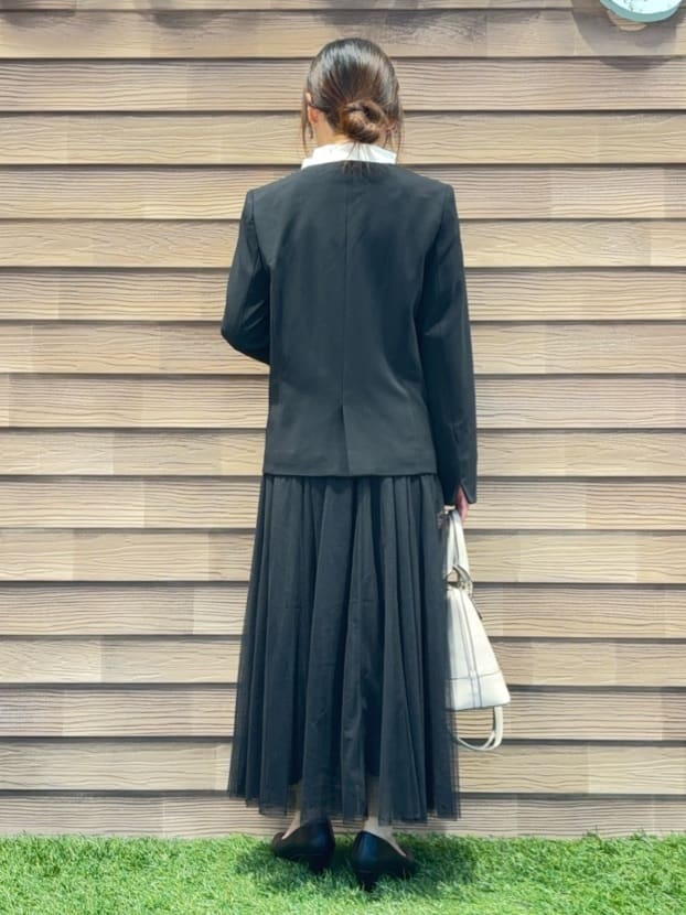 himiさんの「SHOO･LA･RUE｜【洗濯機可/セットアップ可/S-3L】きちんと楽に。カットジョーゼットノーカラージャケット」を使ったコーディネート