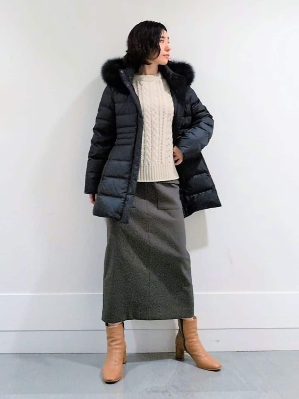 ミズタさんの「UNTITLED｜【はっ水機能/フード取り外し可】ミディダウンコート」を使ったコーディネート