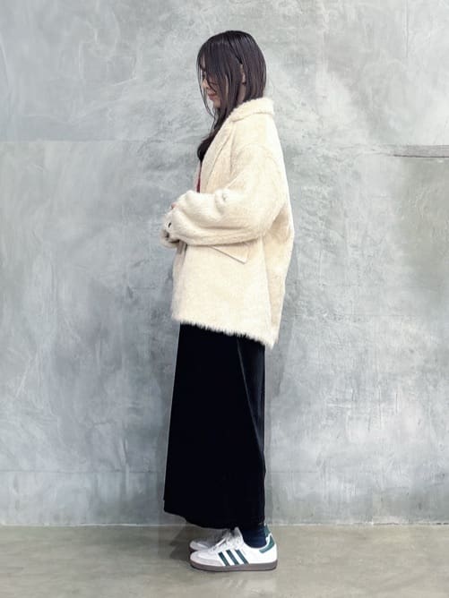 misaさんの「THE SHOP TK｜纏うだけで大人上品 シャギーチェスターハーフコート」を使ったコーディネート