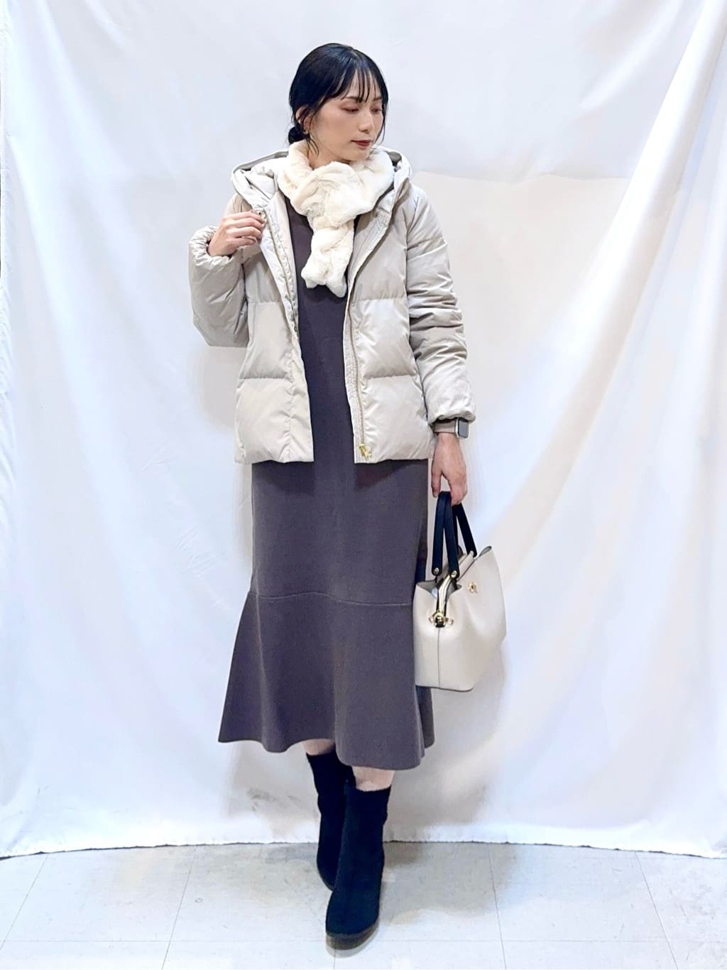 𝐇𝐢𝐫𝐨𝐦𝐢さんの「SHOO･LA･RUE｜【撥水/洗える】ショートフーディーダウン」を使ったコーディネート