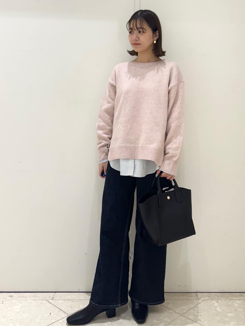 Minaさんの「OPAQUE.CLIP｜リラクシークルーネックニット【洗濯機OK】」を使ったコーディネート