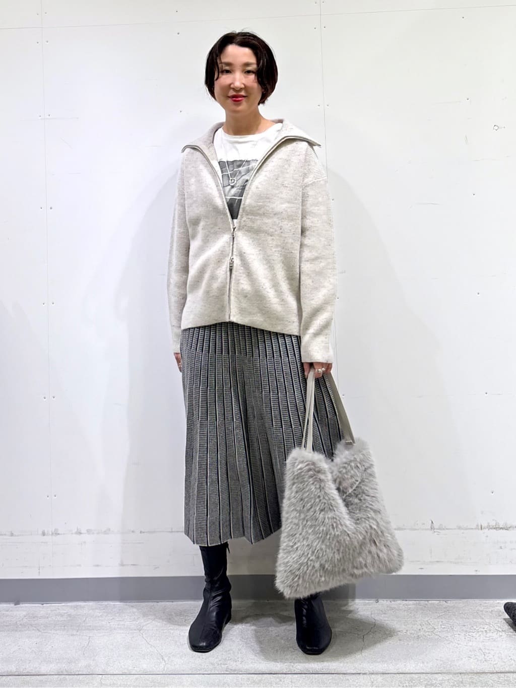 yuriさんの「INDIVI｜【UVケア】プリントフォトロングTシャツ」を使ったコーディネート