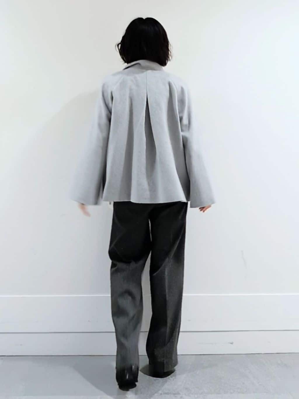 ミズタさんの「UNTITLED｜【着回しが効く／オンオフアウター】ウールショートコート」を使ったコーディネート