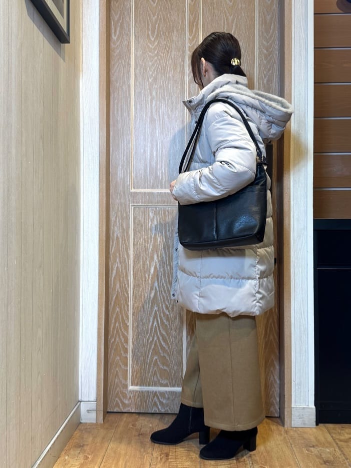 KAORIさんの「SHOO･LA･RUE｜【洗濯機可/撥水】フェイクファーフード ロングダウン」を使ったコーディネート
