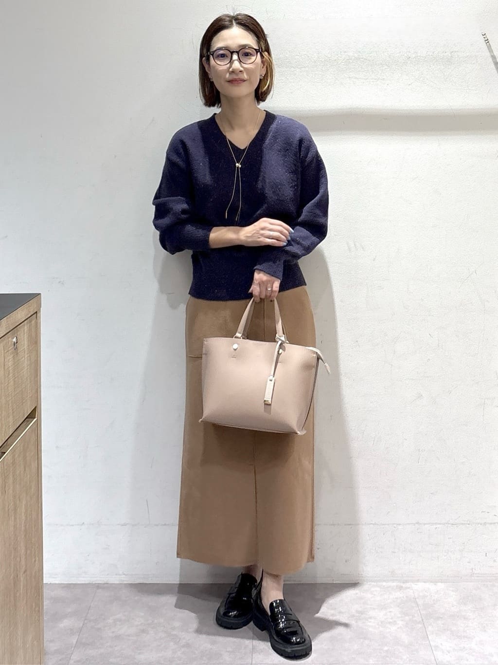 たけねぇさんの「OPAQUE.CLIP｜Vネックラメニット【洗濯機OK】」を使ったコーディネート
