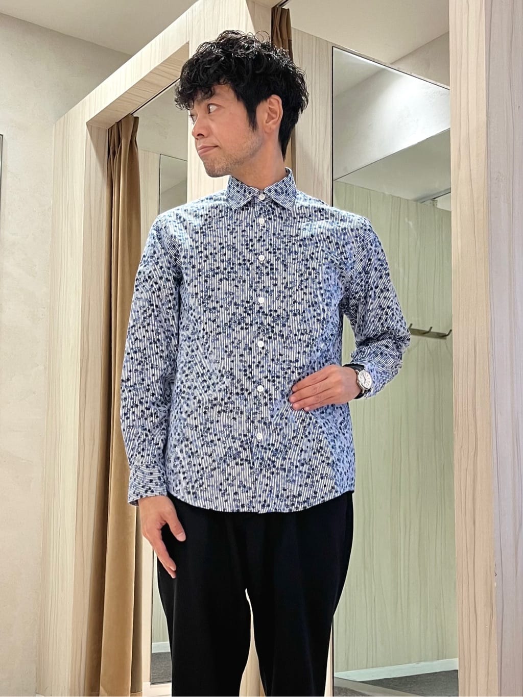 URAさんの「TAKEO KIKUCHI｜ストライプ小花 長袖シャツ」を使ったコーディネート