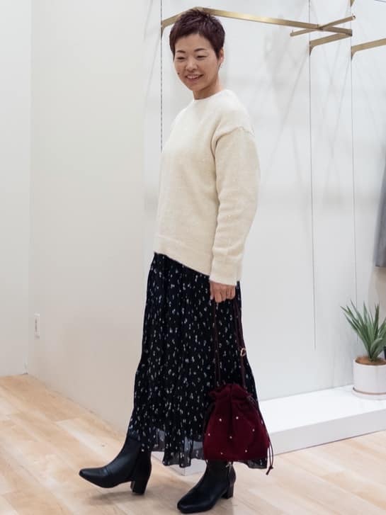 シュウコさんの「grove｜華やぎ冬ニット　ミニスパンコールフェザーニット」を使ったコーディネート