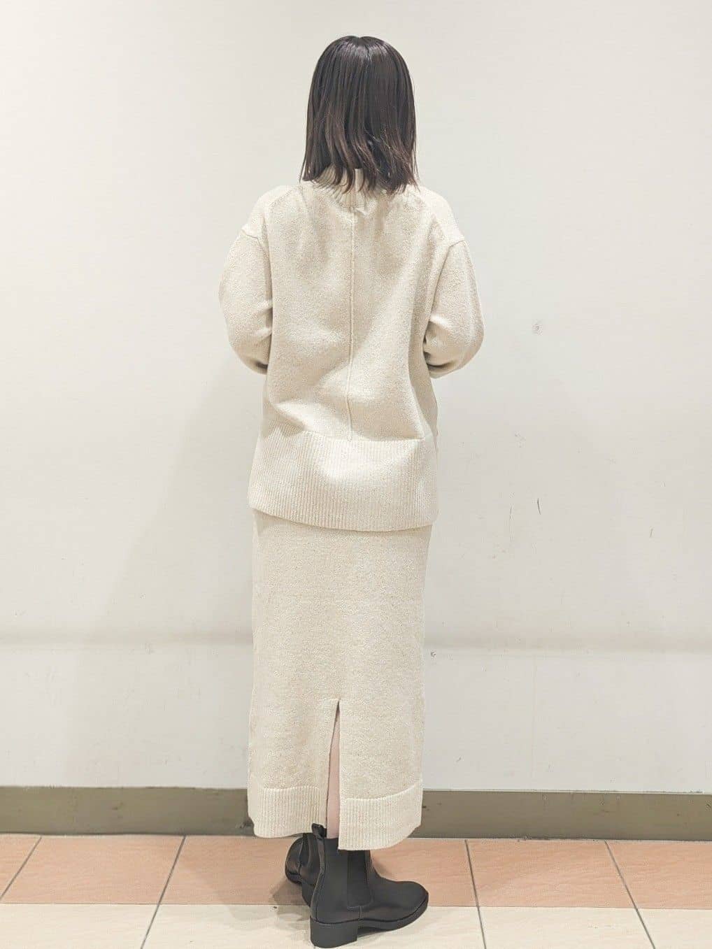 Miさんの「OPAQUE.CLIP｜ラメスパンコールナロースカート／セットアップ対応可【洗濯機OK】」を使ったコーディネート