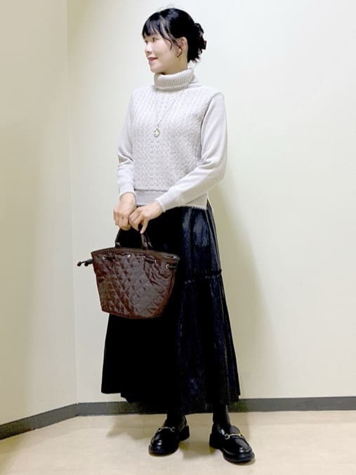  beni_gingerさんの「Reflect｜【ほんのりラメ感◎】ふわふわフェザーヤーンハイネックニット」を使ったコーディネート