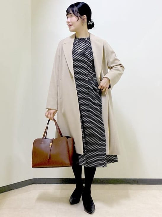  beni_gingerさんの「Reflect｜【通勤/お出かけ◎】ジオメプリントクラシカルワンピース」を使ったコーディネート